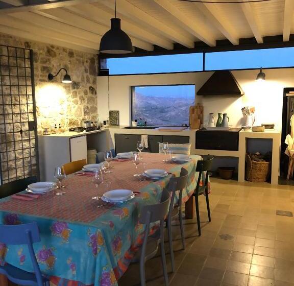 ベッドアンドブレックファースト La Mortilla