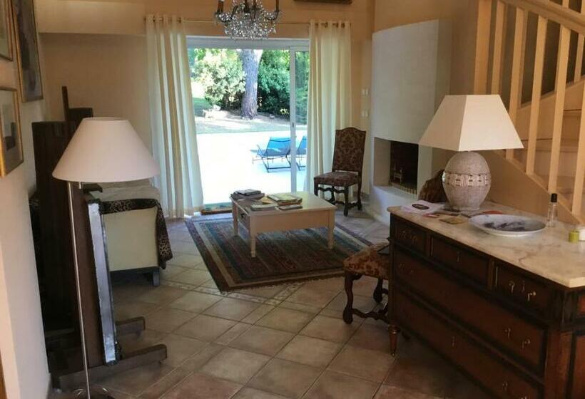 مبيت وإفطار Le Clos De Rose