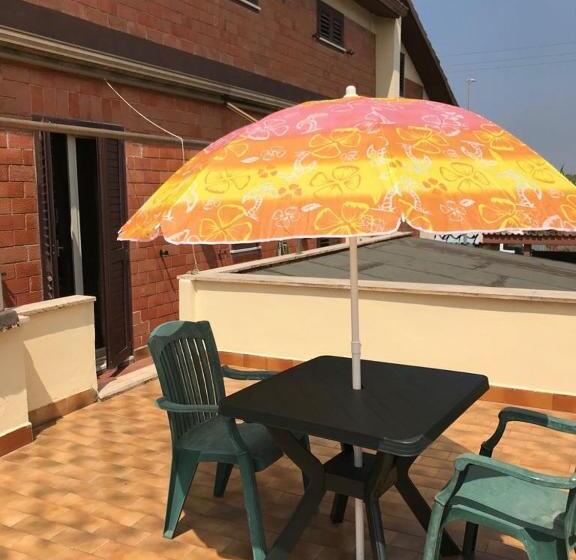 تختخواب و صبحانه Mirella S House Viaverona