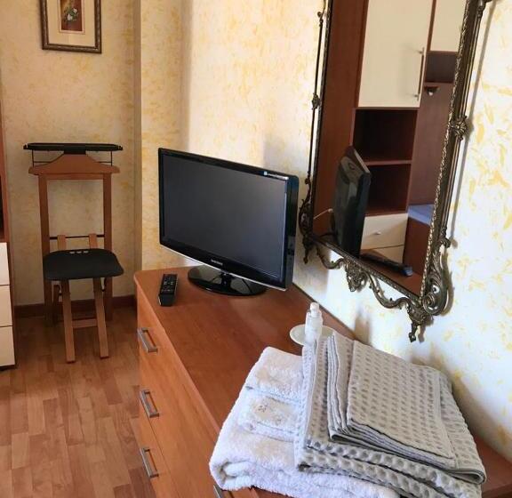 تختخواب و صبحانه Mirella S House Viaverona