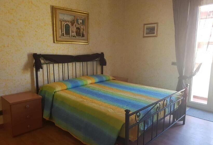 تختخواب و صبحانه Mirella S House Viaverona