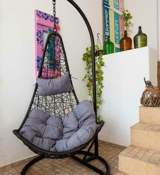 تختخواب و صبحانه O Quintal Guesthouse