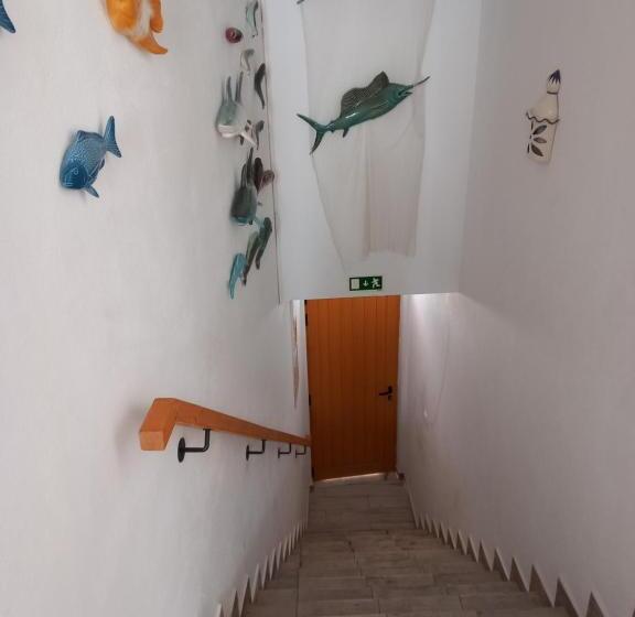 تختخواب و صبحانه O Quintal Guesthouse