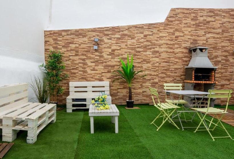 تختخواب و صبحانه O Quintal Guesthouse