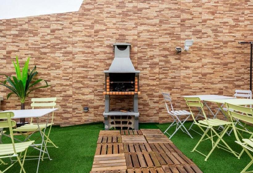 تختخواب و صبحانه O Quintal Guesthouse