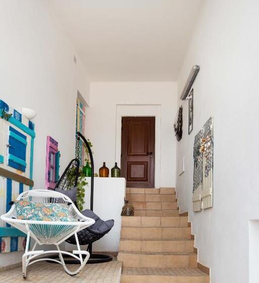 تختخواب و صبحانه O Quintal Guesthouse