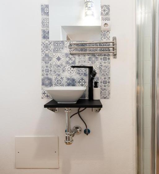 تختخواب و صبحانه O Quintal Guesthouse