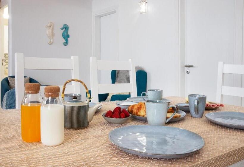 تختخواب و صبحانه O Quintal Guesthouse