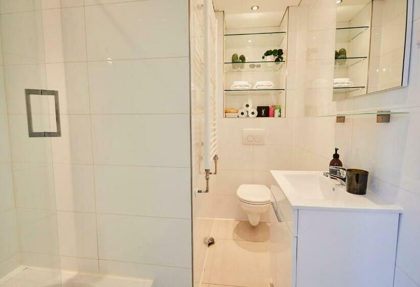 مبيت وإفطار Treehouse Inn