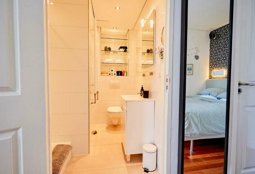 مبيت وإفطار Treehouse Inn