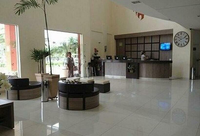 Frente Ao Parque Da Lagoa Quente Entrada Não Inclusa Aptos Particulares Com Varanda