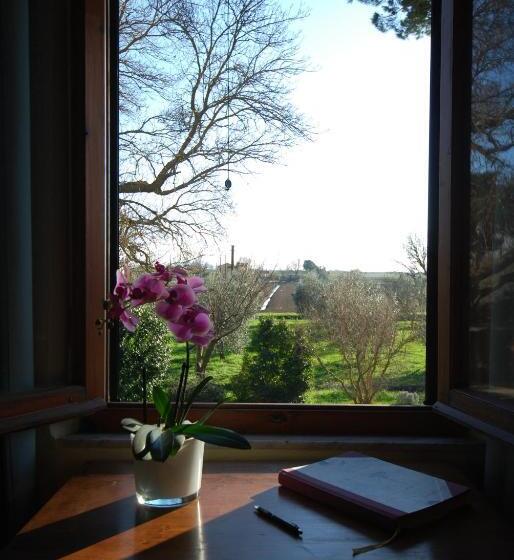 هتل Agriturismo Podere Il Leccio