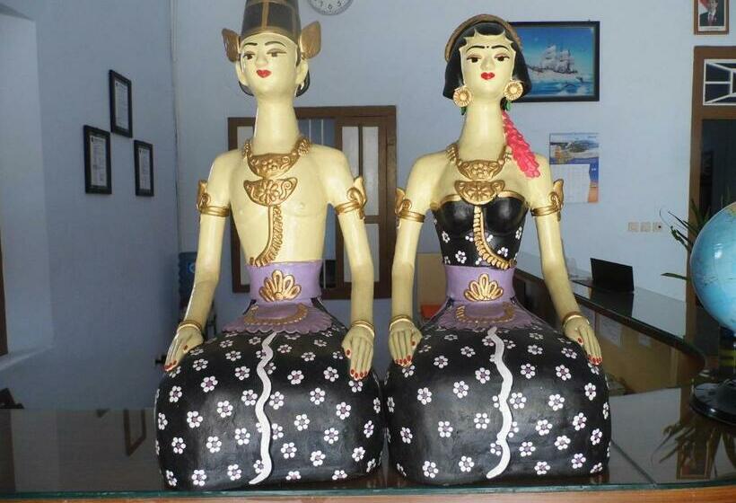 בית מלון כפרי Ilhami Blitar