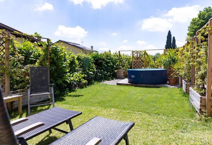 Отель Portami In Collina