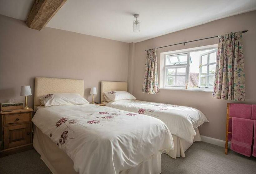 Old Beams Bed & Breakfast