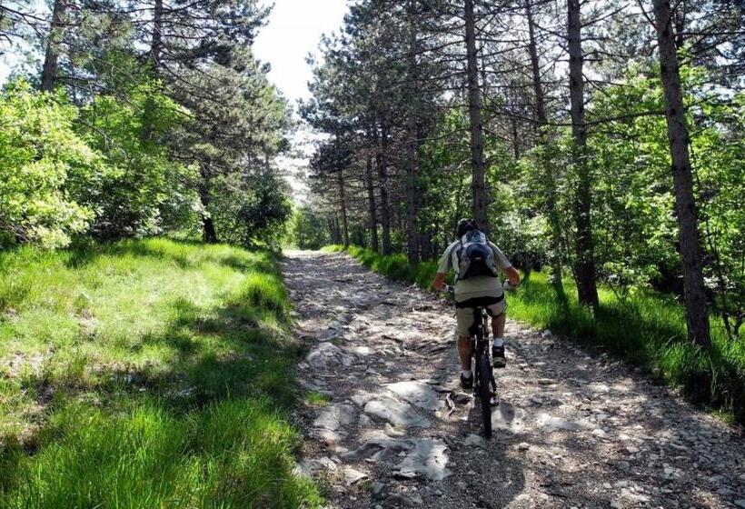 Ostello Del Parco Di Monte Cucco