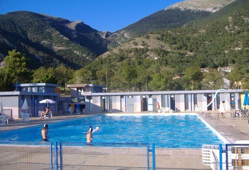 Ostello Del Parco Di Monte Cucco