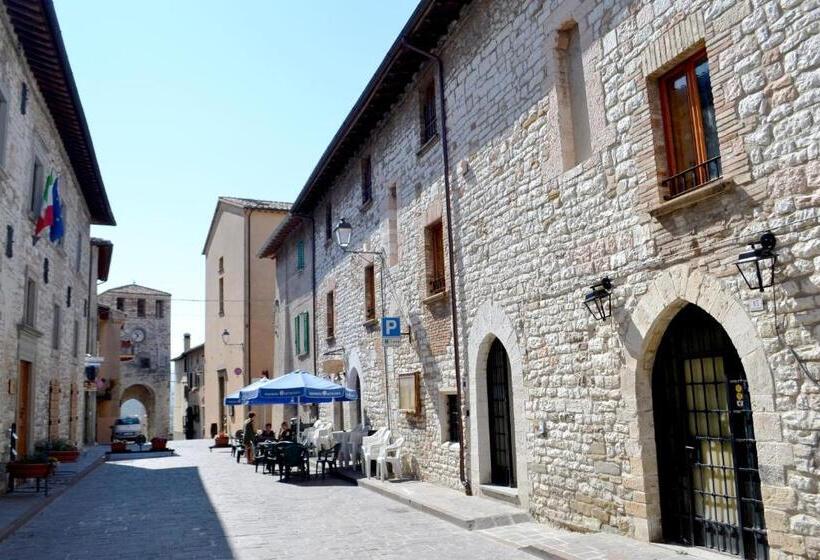 Ostello Del Parco Di Monte Cucco