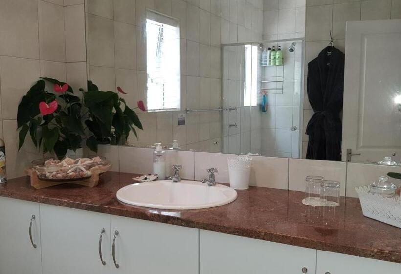 ペンション Amelia S By The Sea