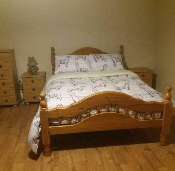 פנסיון Castletownmoor Clinic & Permaculture Farm