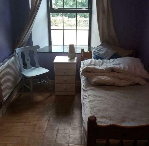 פנסיון Castletownmoor Clinic & Permaculture Farm