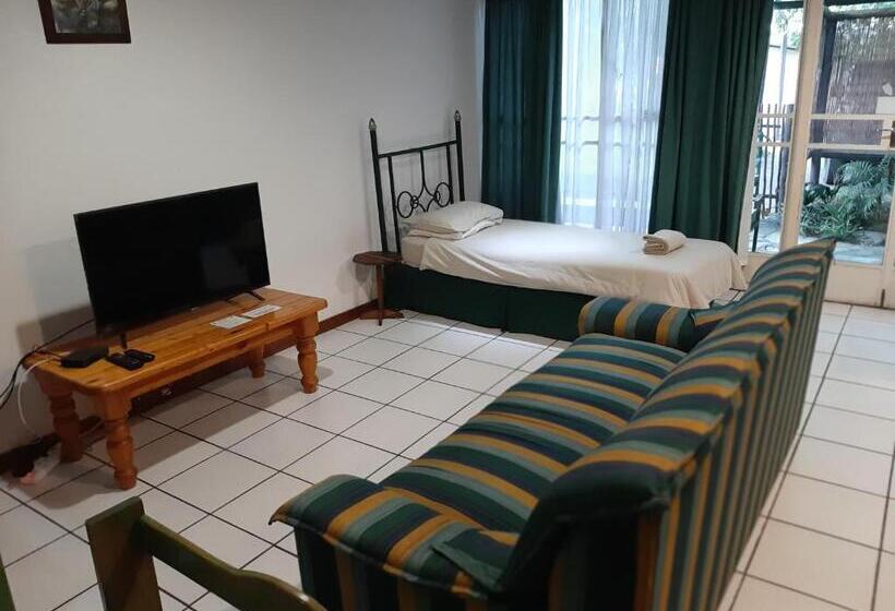 פנסיון Elephant Walk Guesthouse And Back Packers