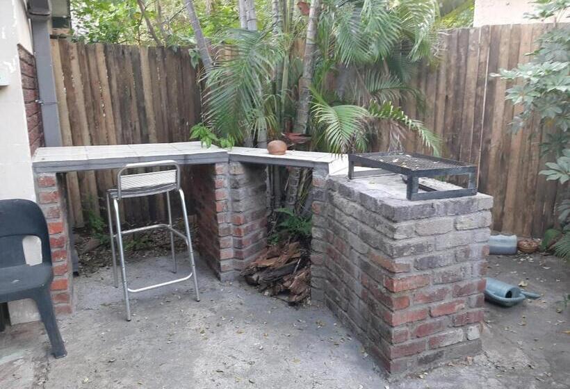 פנסיון Elephant Walk Guesthouse And Back Packers