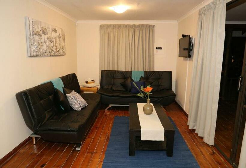 פנסיון Laudin S View