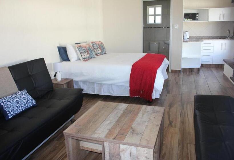 פנסיון Laudin S View