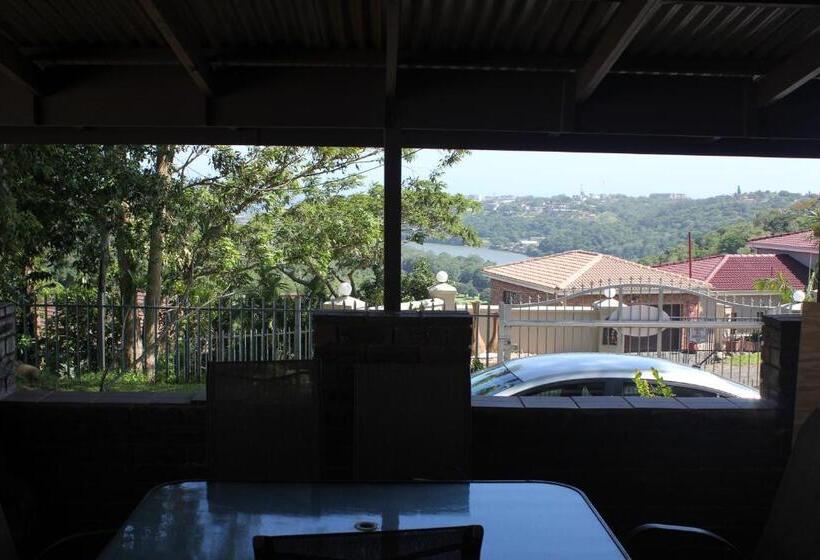 פנסיון Laudin S View