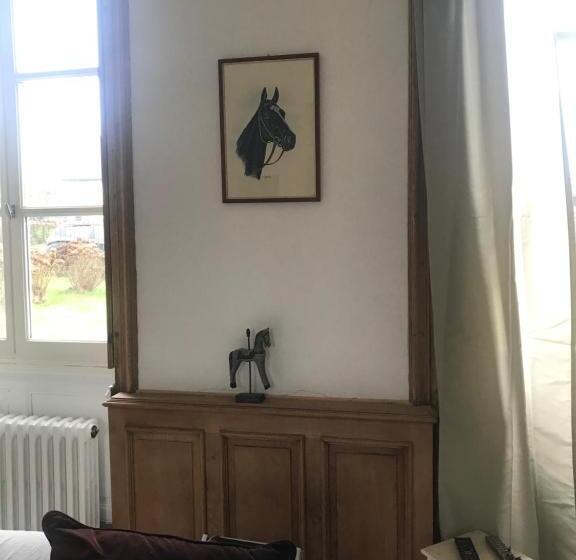 Пансион Les Chambres D’hôtes De Rânes