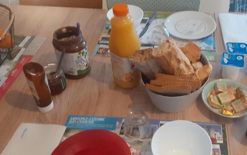 פנסיון Les Flots De Ma Vie Chambres D Hotes Et Tipi Florence Et Virginie Gossin