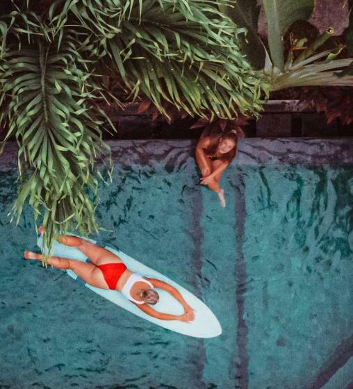 פנסיון Seaside Tribe   Boutique Surf Stay & Retreat