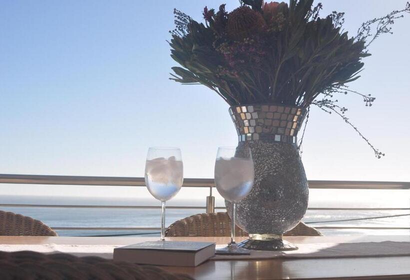 펜션 Zeezicht Guest House