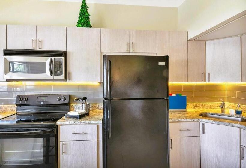 Steps To The Beach Christmas Vacation Pool