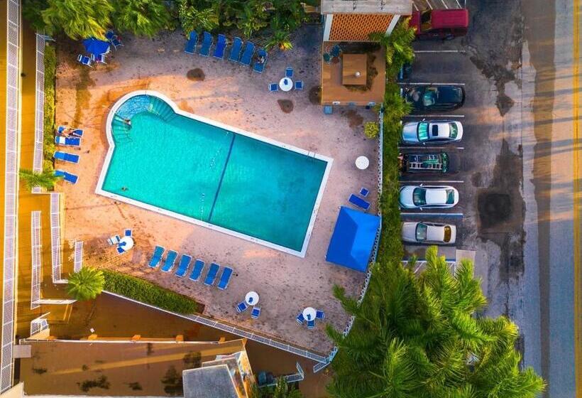 Steps To The Beach Christmas Vacation Pool