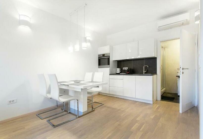 Urban Style Apartments By Loft