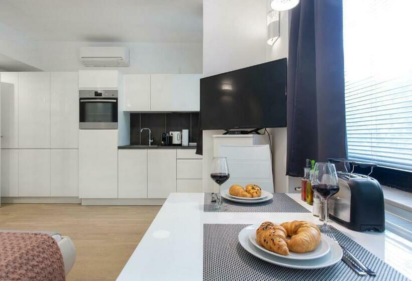 Urban Style Apartments By Loft