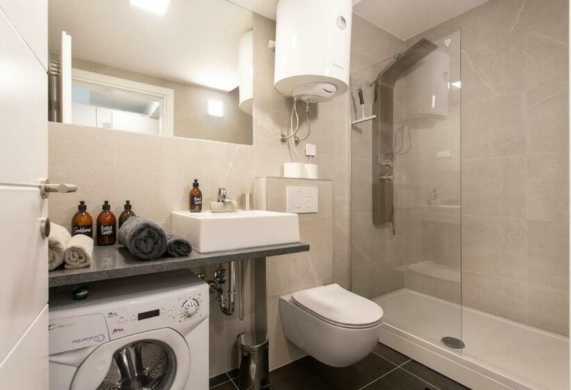 Urban Style Apartments By Loft