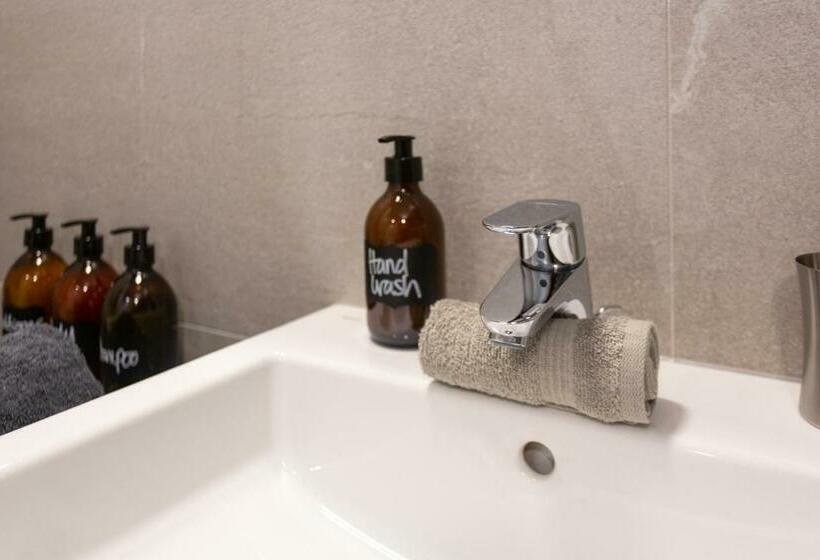 Urban Style Apartments By Loft