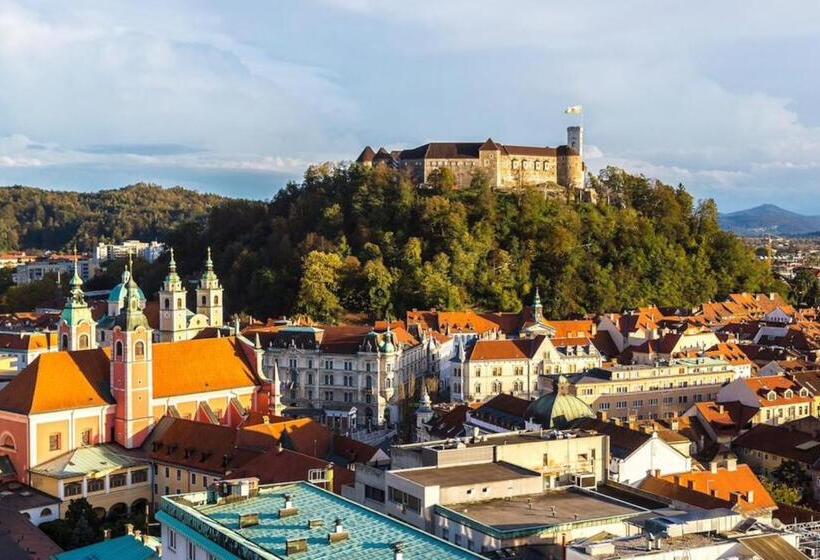 Urban Style Apartments By Loft