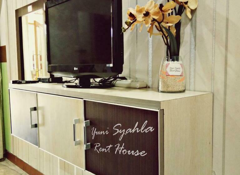 호스텔 Penginapan Muslim Yuni Inn