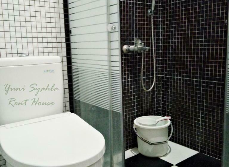 هاستل Penginapan Muslim Yuni Inn