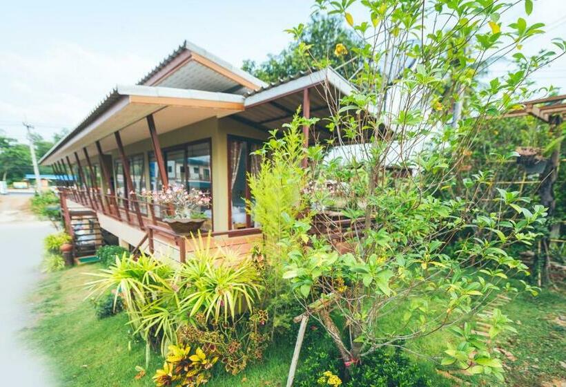 Общежитие Wang Jai Kwang Space Inn