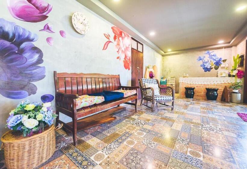 Общежитие Wang Jai Kwang Space Inn