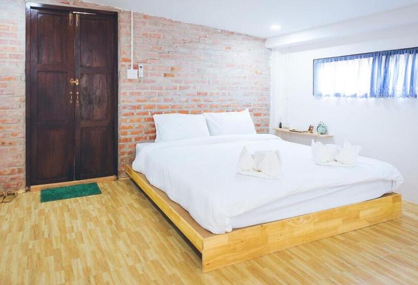 Общежитие Wang Jai Kwang Space Inn