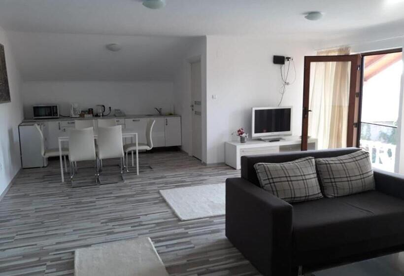 ベッドアンドブレックファースト Casa Sannicolau