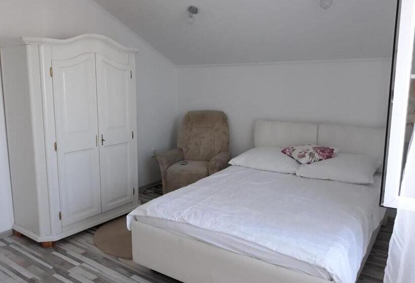 ベッドアンドブレックファースト Casa Sannicolau