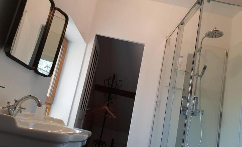 مبيت وإفطار La Tilia