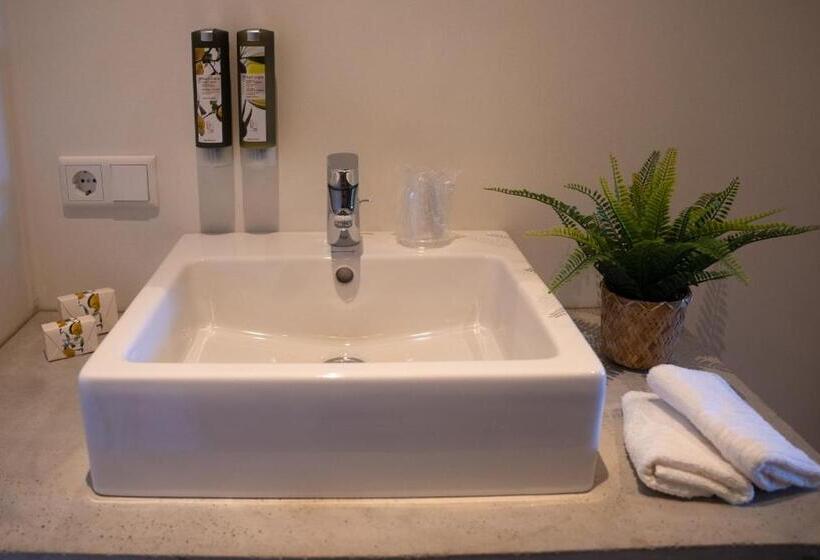 تختخواب و صبحانه Tweezeven